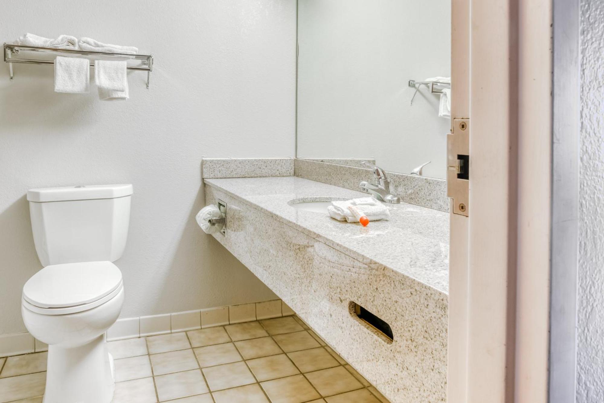 Oyo South Hotel 2*
